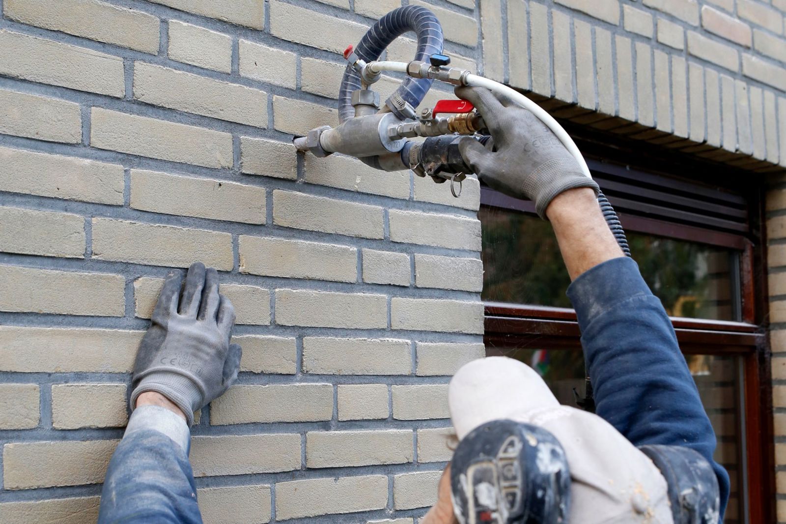 What is the trusted installer and end-to-end support service?